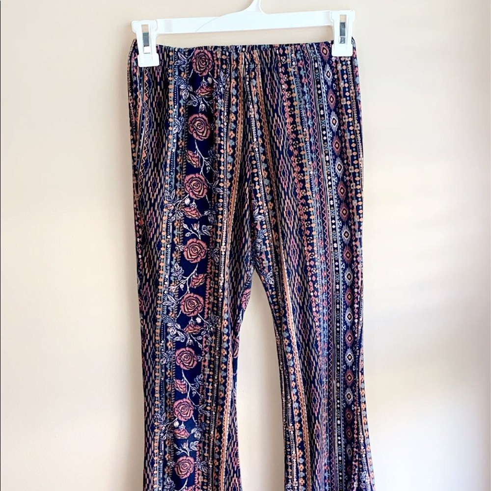 Flower print bell bottom leggings